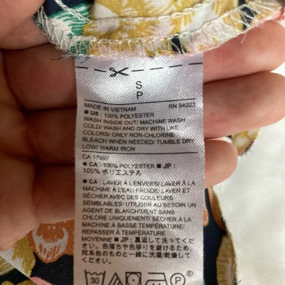 EUC Banana Republic short sleeve daisy pattern blouse size Small - Picture 6 of 6